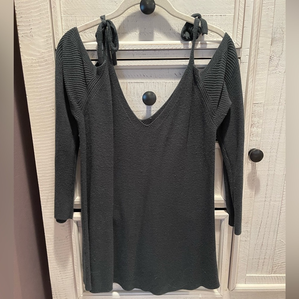 Ann Taylor Loft forest green cold shoulder sweater. Large